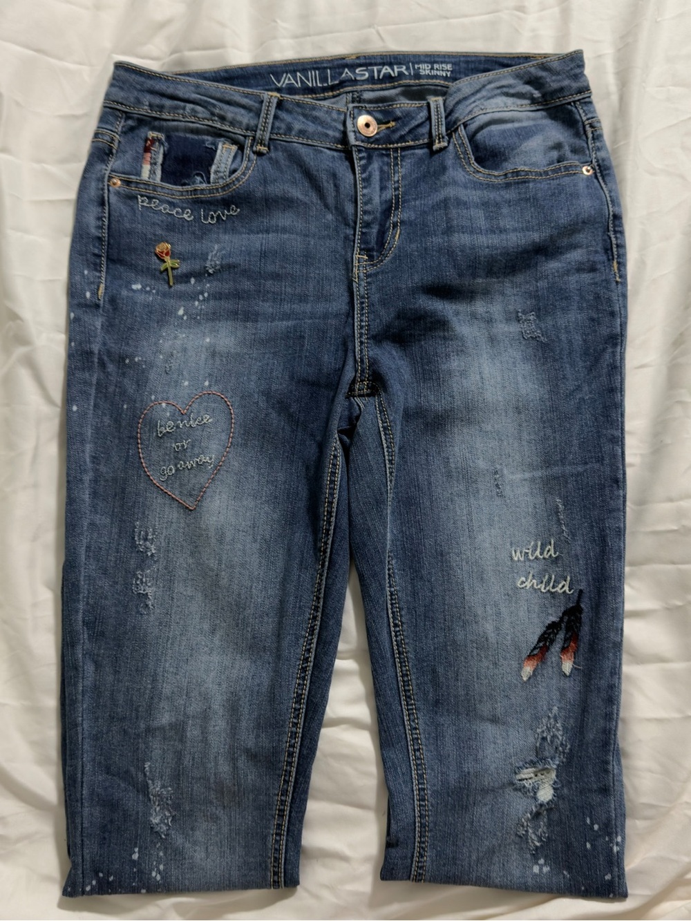 Vanilla Star Women's Blue Embroidered Cropped Skinny Jeans